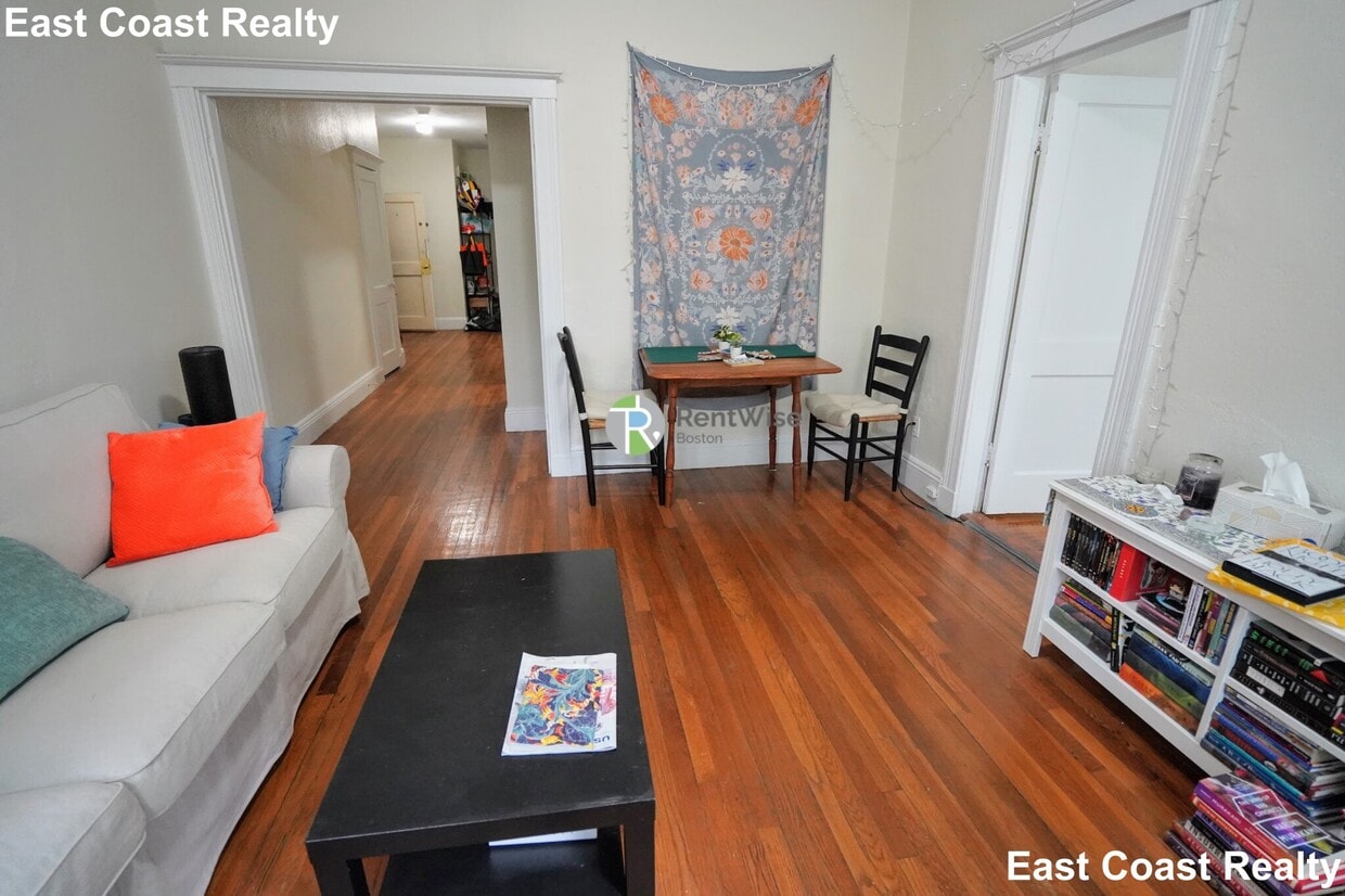 Primary Photo - 9 Egremont Rd