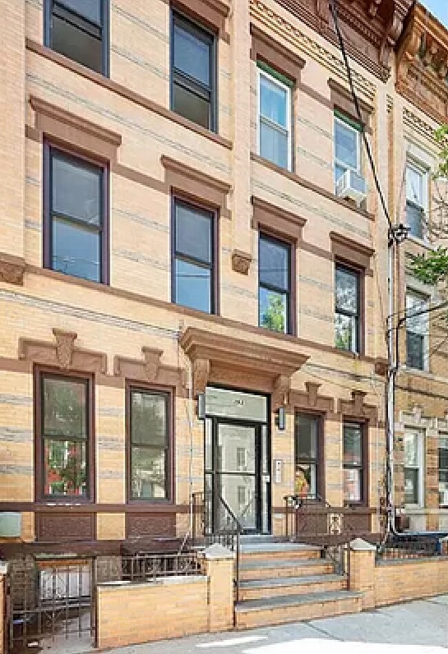 Foto del edificio - 393 Bleecker St