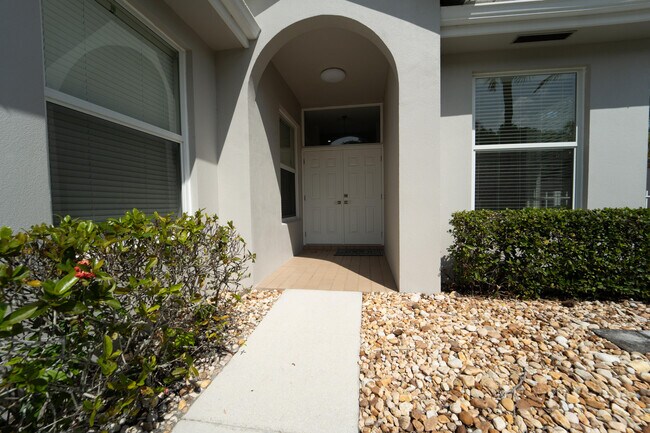 Building Photo - 183 Hampton Cir