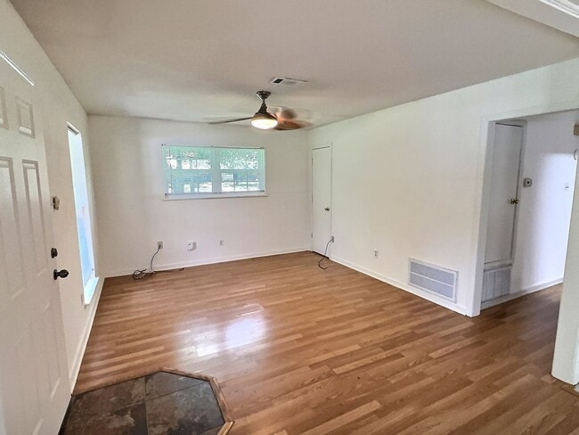 Foto del edificio - Charming 3-Bedroom, 2-Bathroom Home in Oce...