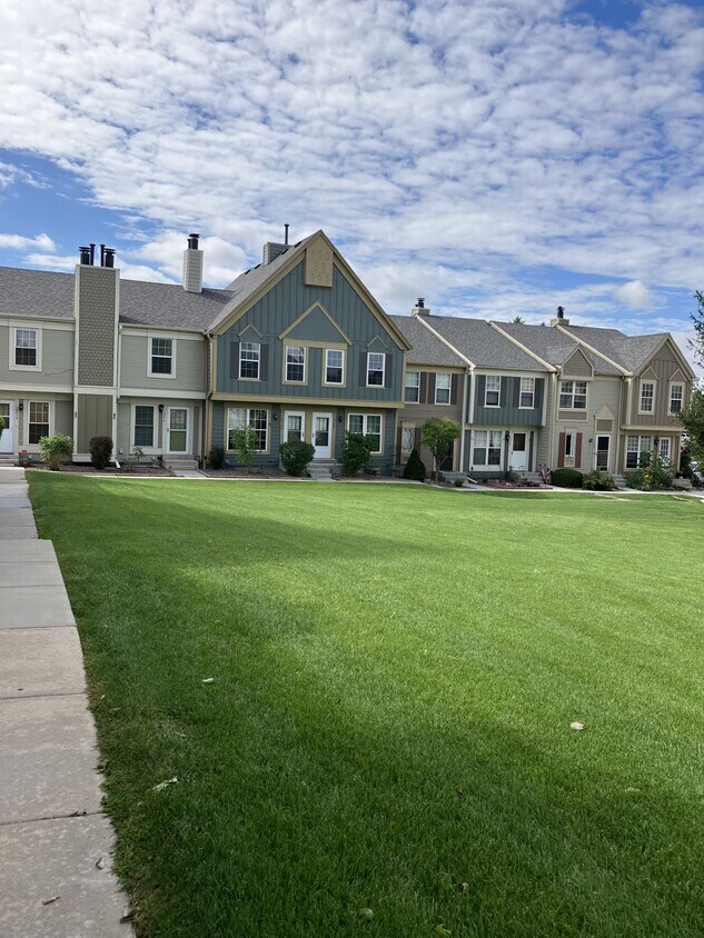 19768 Applewood Ct, Parker, CO 80138 Townhome Rentals in Parker CO