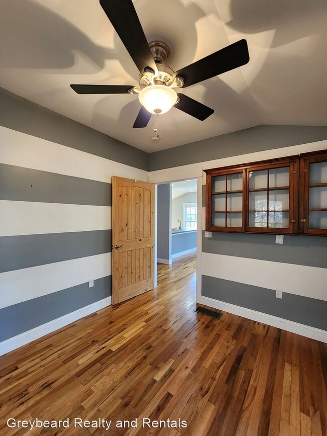 Building Photo - 2 br, 1 bath House - 379 Rainbow Terrace