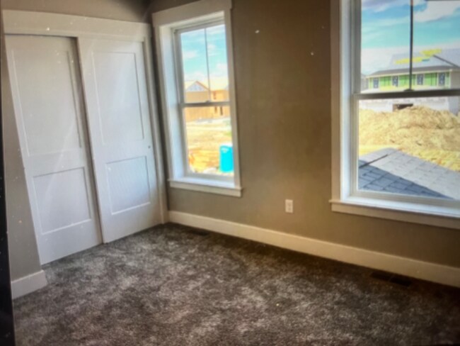 Foto del edificio - 6012 Farmstead Ave