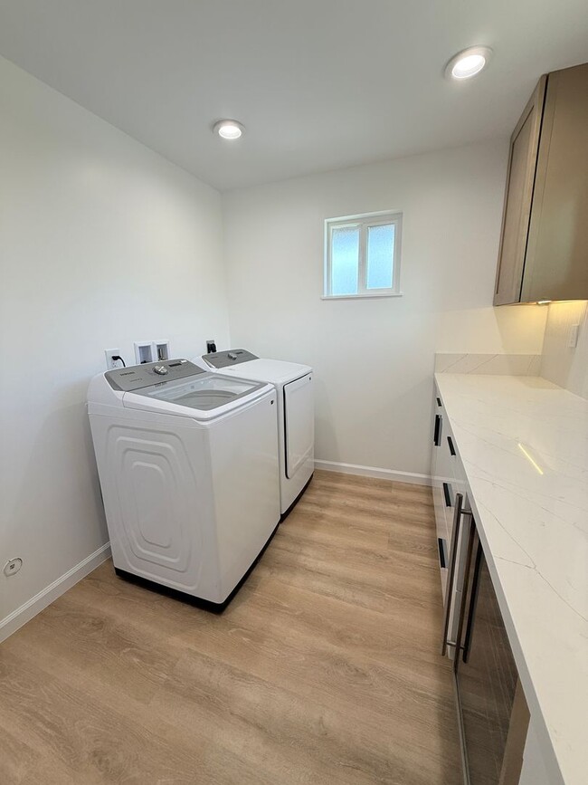 Building Photo - 1005 Belser St