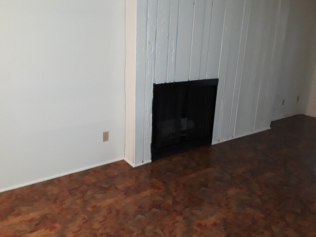 Building Photo - 7120 Raintree Cir
