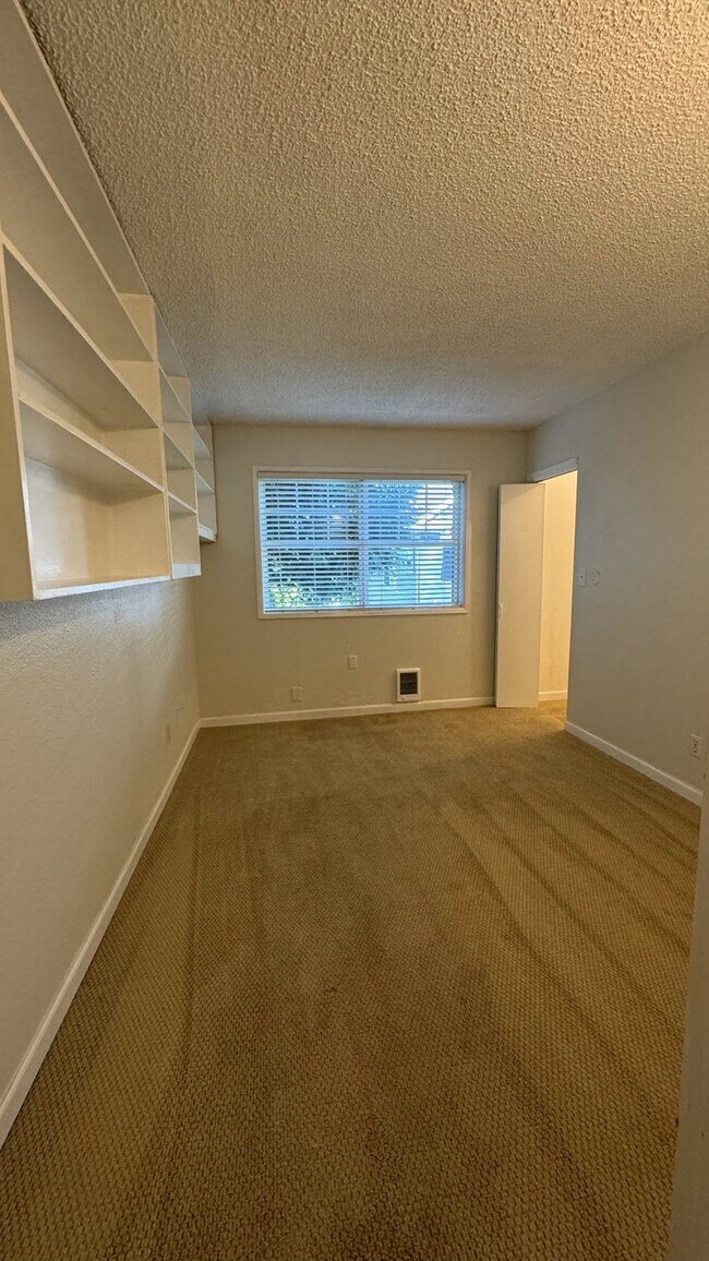 Foto del edificio - 322 24th Ave E