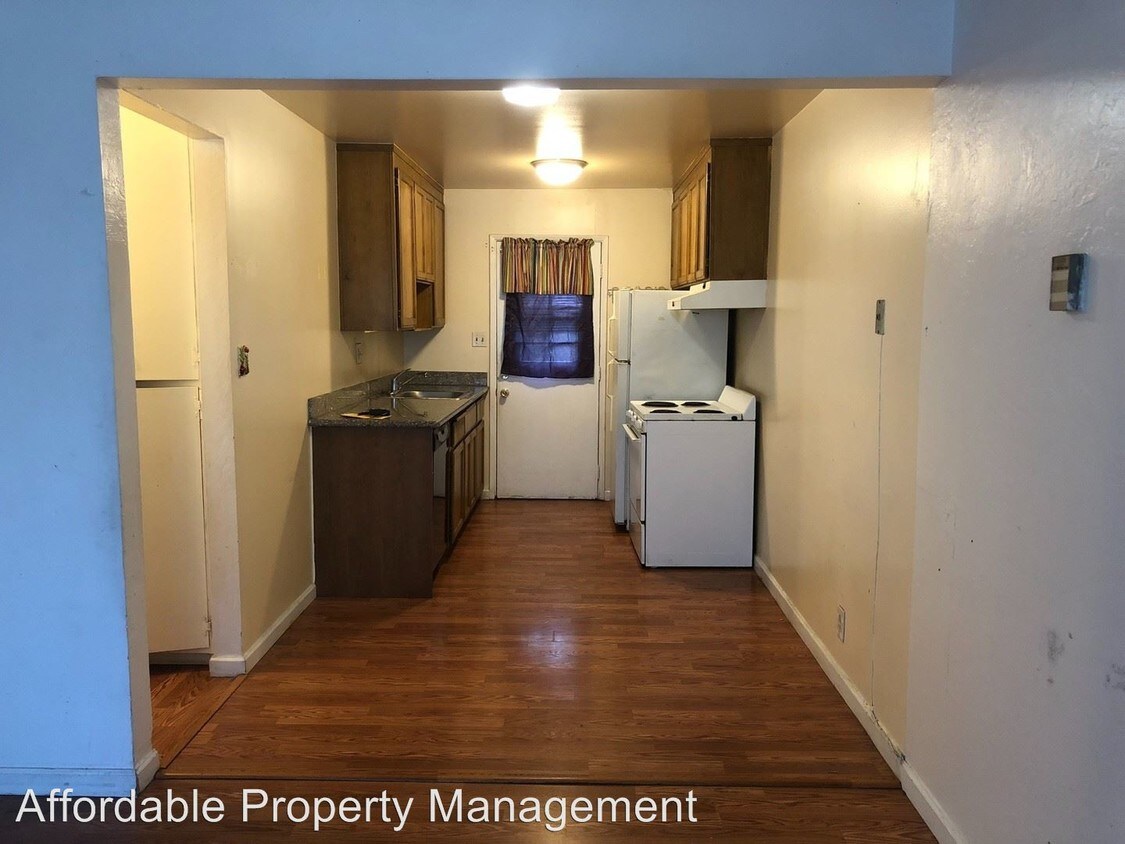 Foto del edificio - 7629 Wells Ave