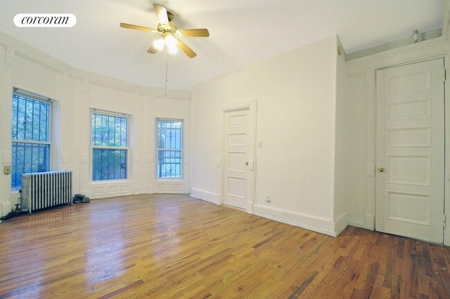 Building Photo - 373 Park Pl