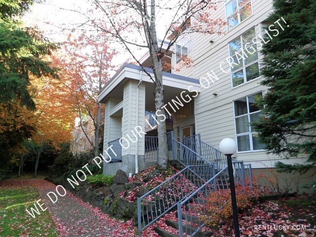 Foto del edificio - 424 102nd Ave SE