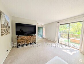 Building Photo - 2710 Upland Ln N