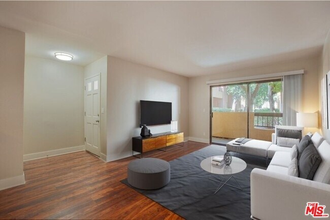 Foto del edificio - 5810 Las Virgenes Rd