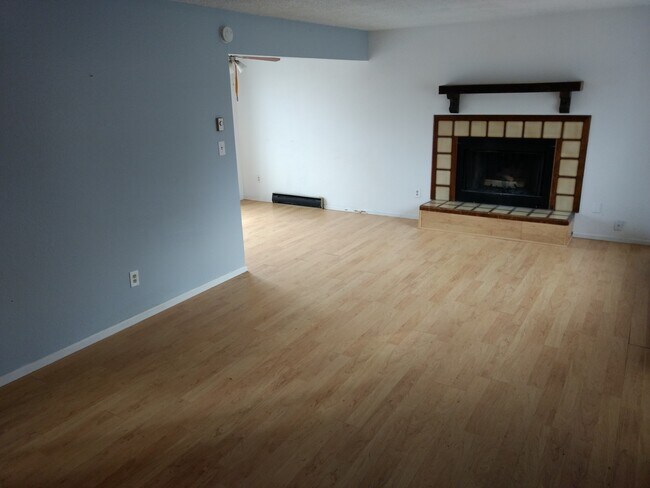 Building Photo - 6520 Fossil Crest Dr
