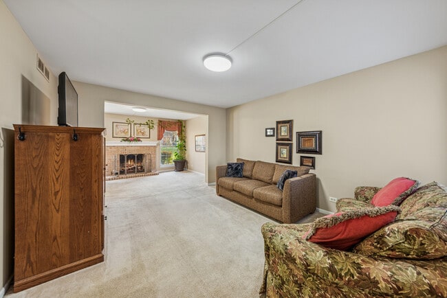 Building Photo - 36119 N New Bridge Ct