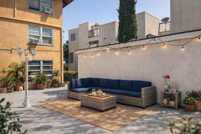 Building Photo - Holloway House Apartments