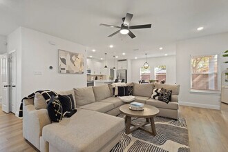 Building Photo - 3122 Chihuahua Ave