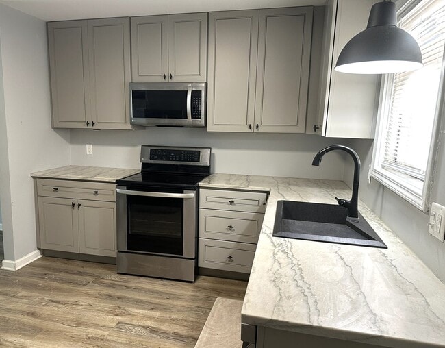 Photo - Nicely renovated 2 bedroom, 1 full bath duplex apt in Mauldin SC!