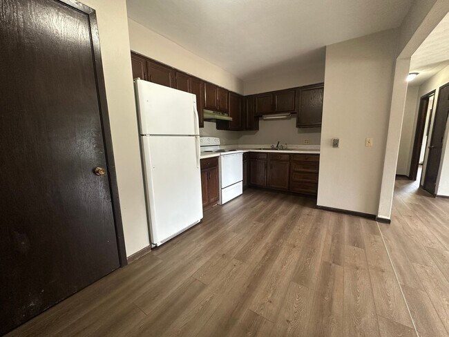 Foto del edificio - 520 River Forest Rd