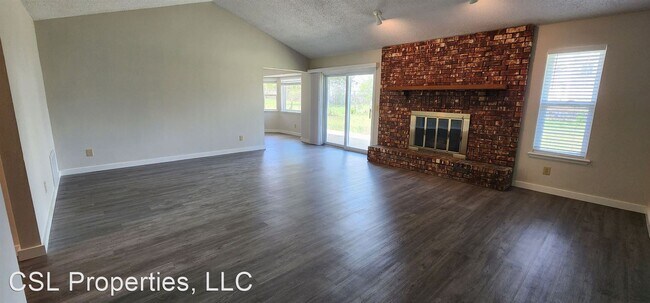 Building Photo - 3 br, 2 bath House - 2042 E Magnolia Drive