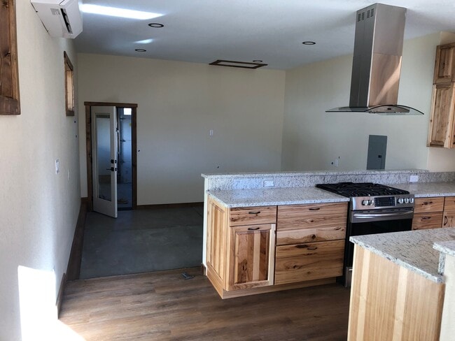 High Ceilings - 2343 Garrison St