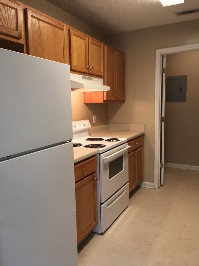 Photo - Center 629-631 Apartment