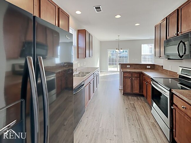 Building Photo - 108 Satur Dr