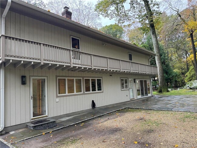 Foto del edificio - 60 Banksville Rd