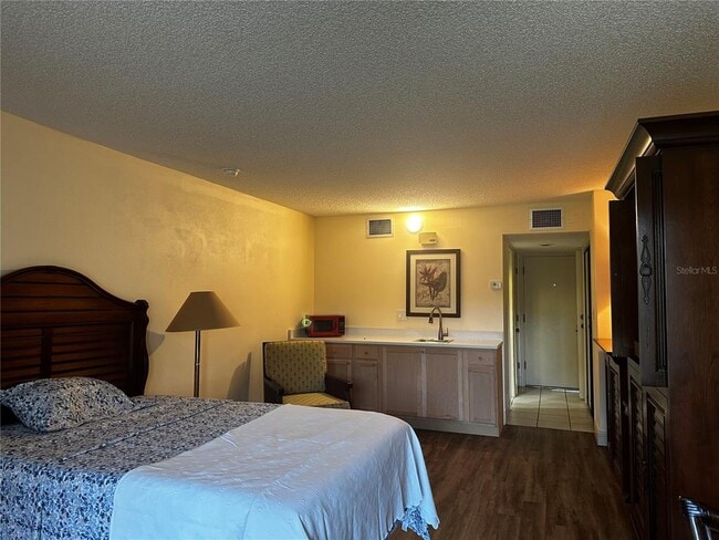 Building Photo - 29129 Bay Hollow Dr