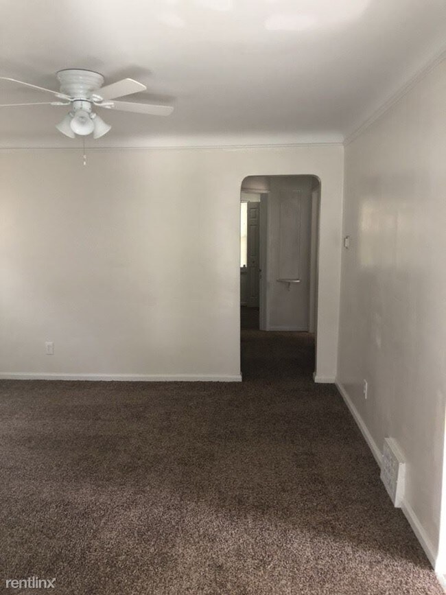 Building Photo - 3 br, 1 bath House - 15872 Lauder St