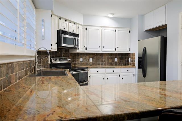 Building Photo - 740 Peavy Rd