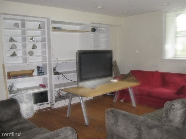 Foto del edificio - 6 br, 2 bath  - 58 Ashford St