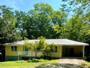 Building Photo - 255 Magnolia St