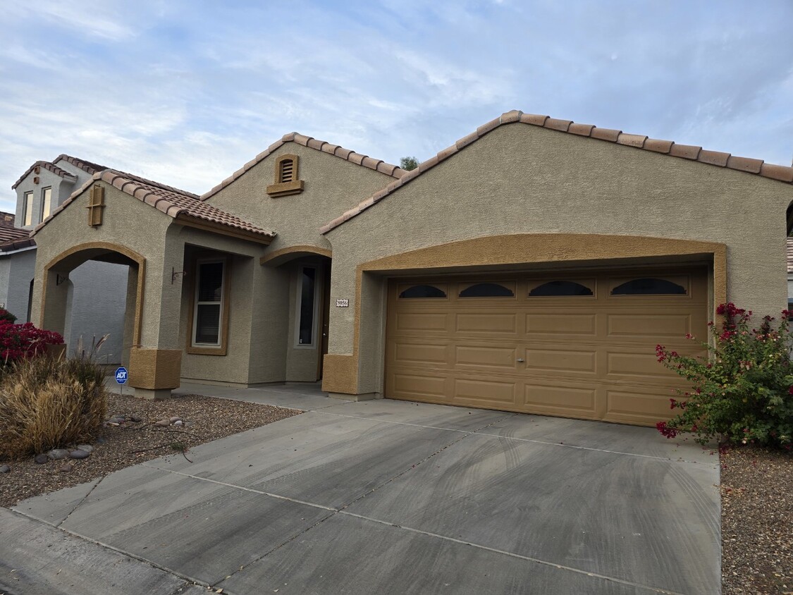 Foto principal - Shared Living in East Mesa