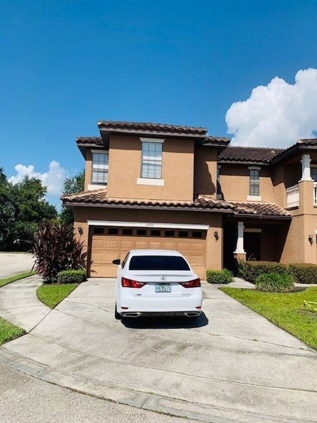 Primary Photo - Townhome in La Fortuna, Kissimmee