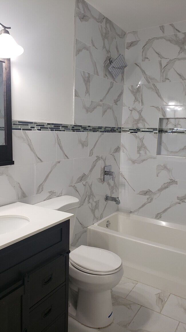 Foto del edificio - 643 E 87th St