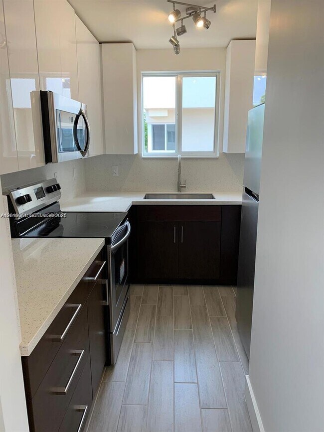 Foto del edificio - 312 E 6th St