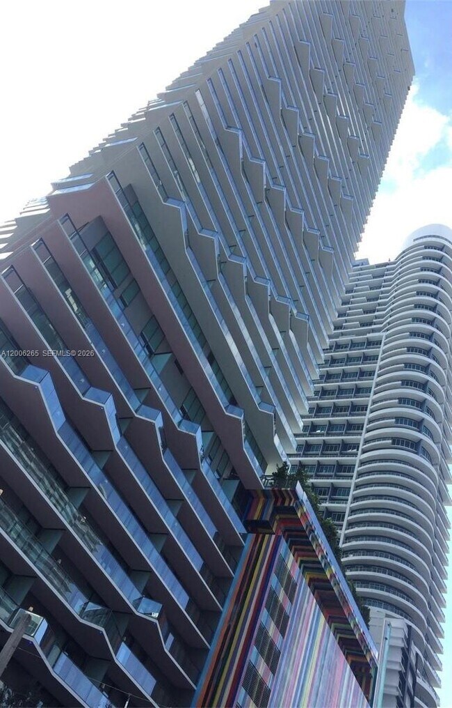 Foto del edificio - 1300 S Miami Ave