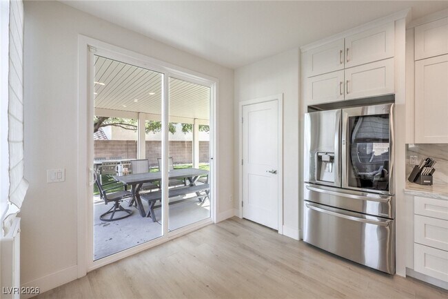 Foto del edificio - 5404 Avent Ferry St