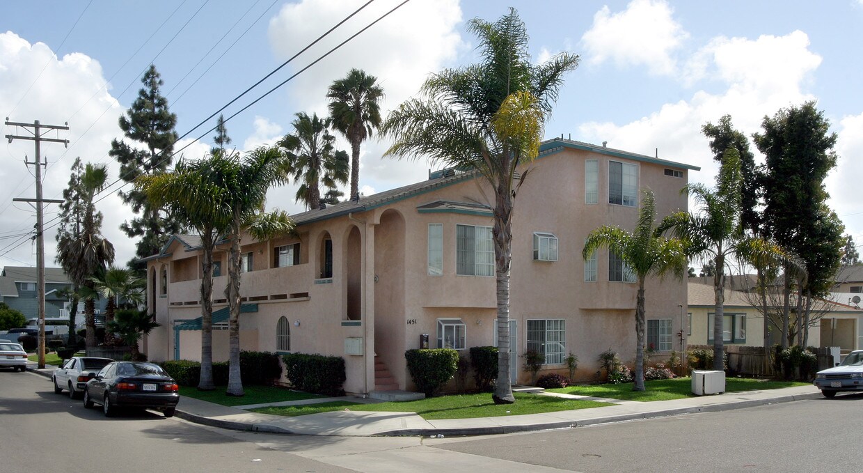 Primary Photo - 1451 Hemlock Ave