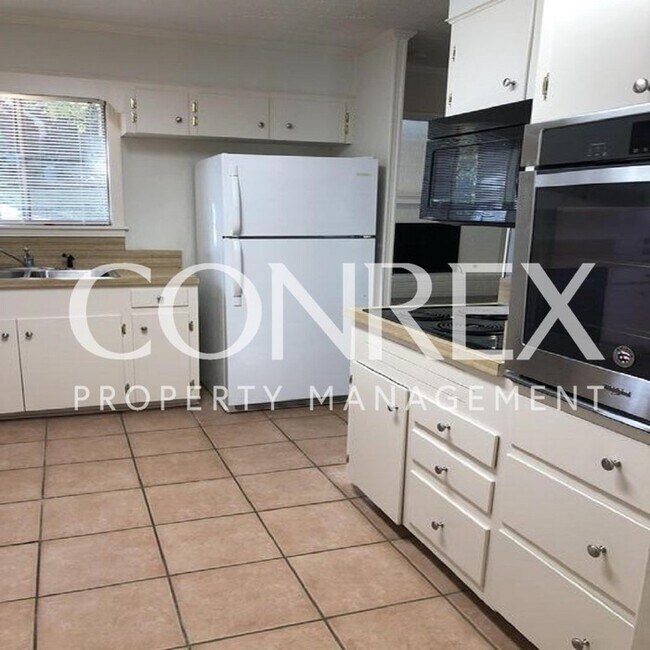 Building Photo - Beautiful Home for Lease!