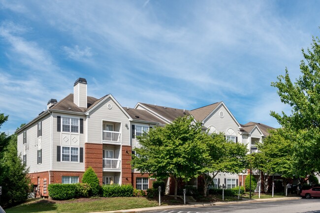 Building Photo - Governor's Green