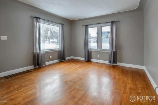 Building Photo - 1319 Diamond Ave NE