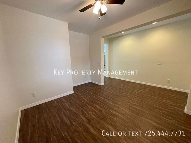 Foto del edificio - 7029 Chestnut Valley St
