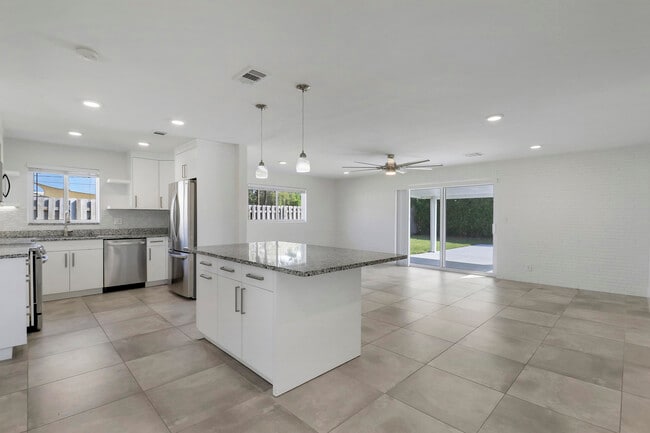 Building Photo - 636 Eastwind Dr