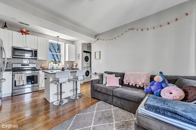 Foto del edificio - 2824 N Drake Ave