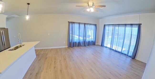 Foto del edificio - NEW BUILD + GREAT LOCATION + Attached Garage + Patio + Pet Friendly! Available Now!