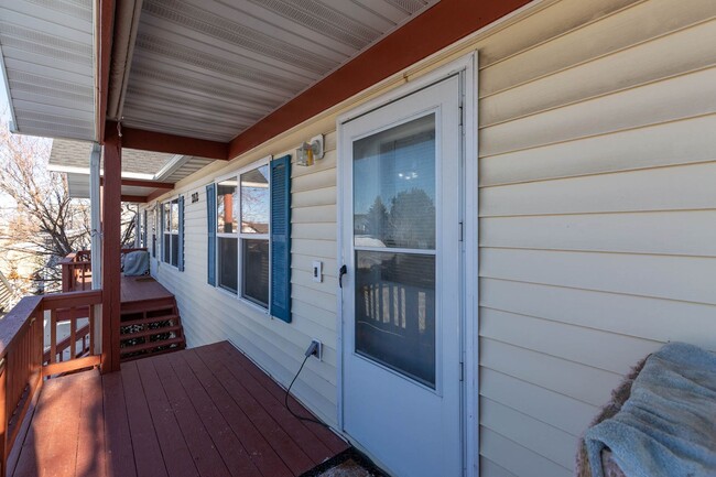 Building Photo - Great Three Bedroom Condo in Belgrade!