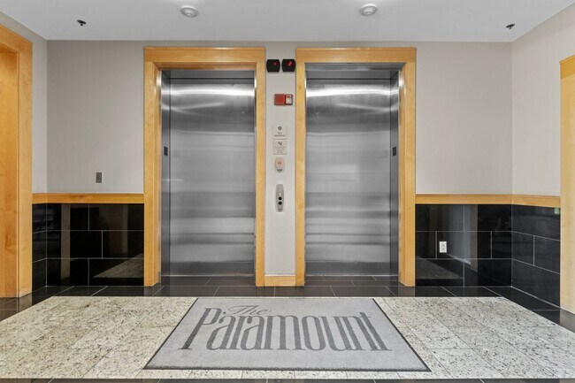 Foto del edificio - Your dream condo in the heart of Raleigh!