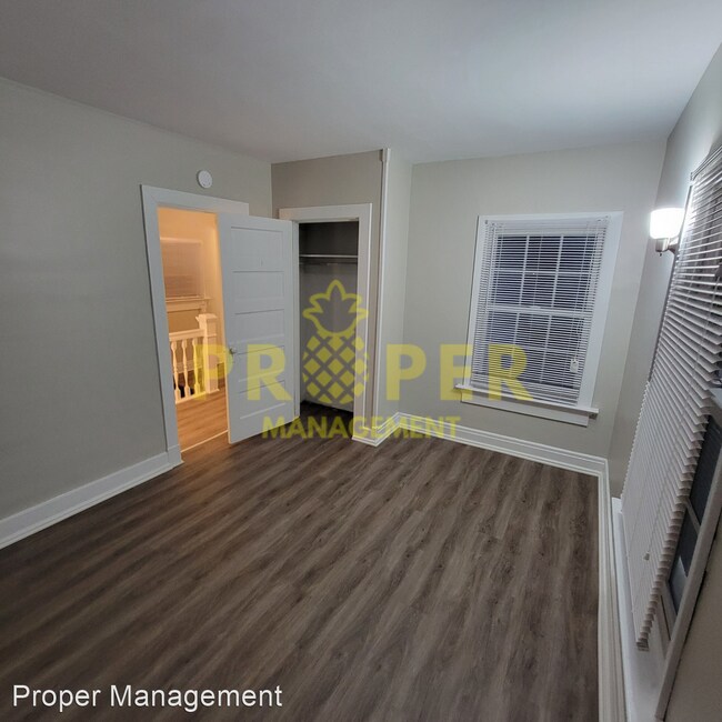 Building Photo - 3 br, 1.5 bath House - 3212 East 4th Street