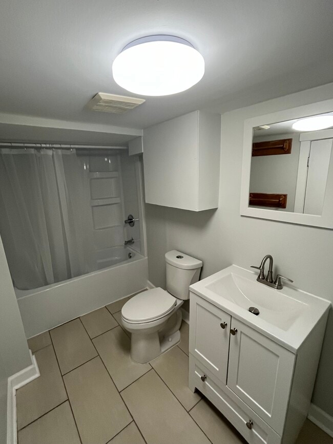 Building Photo - 430 N 25th St