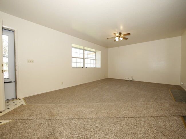 Building Photo - 41 Veterans Ln